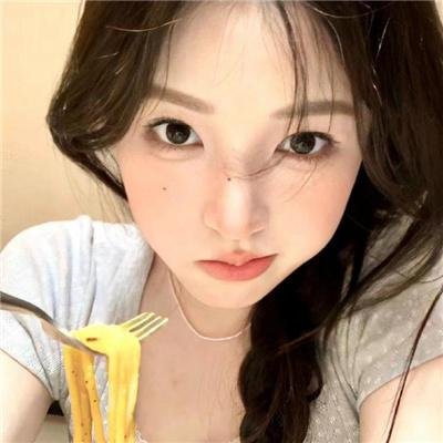 珠玉在侧 海报